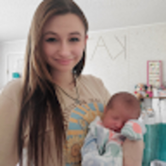 Meet your Posher, Caitlin - Picture 1 of 1